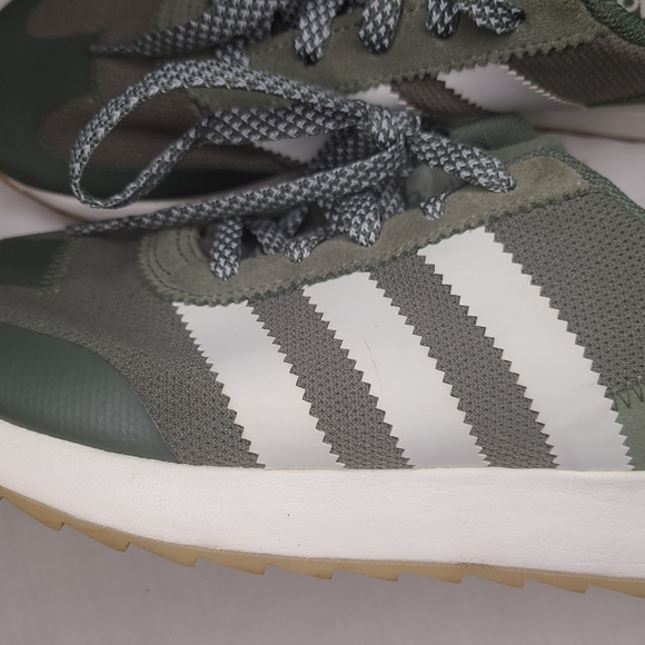 Adidas shoes - Picture 5 of 9